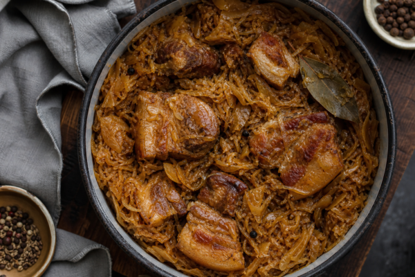 Varză călită cu carne de porc: rețetă tradițională