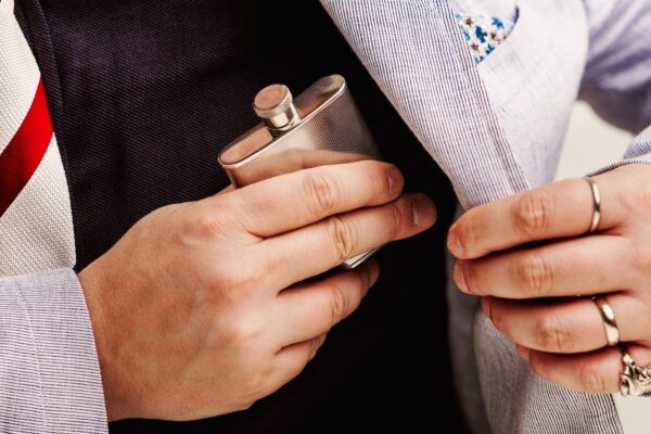 Parfumuri cadou pentru iubit: arome masculine și elegante