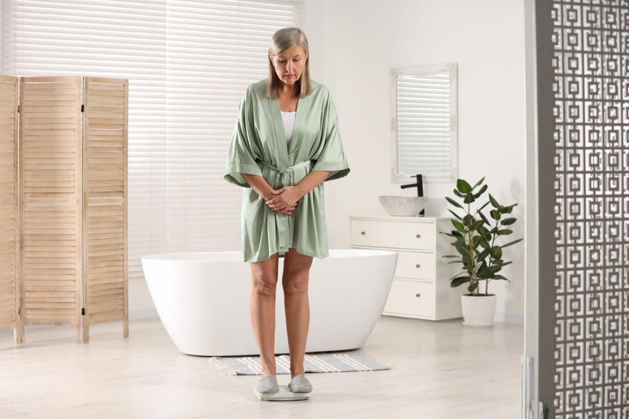Creșterea în greutate la menopauză: de ce se întâmplă și ce poți schimba