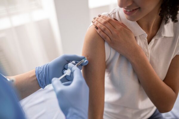 Vaccinare HPV în România: cine poate beneficia gratuit și ce pași are de urmat