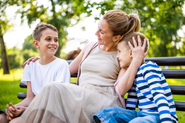 Cum gestionezi plecarea din parc atunci când copilul vrea să mai rămână