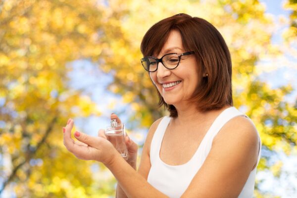Cum alegi un parfum de zi pe care să îl porți cu plăcere